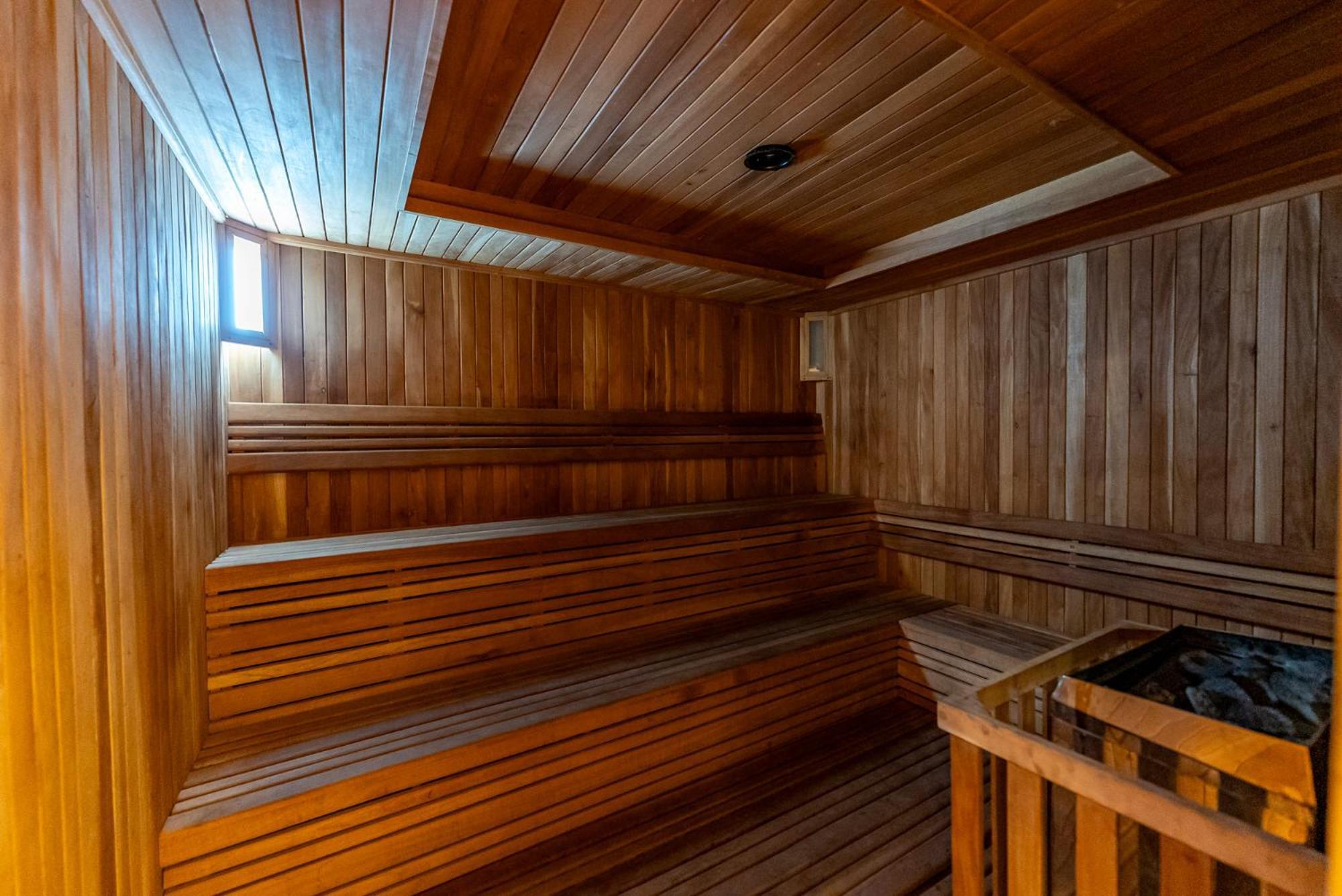 Luxury Gym Jacuzzi Wifi Starlink Apartment
